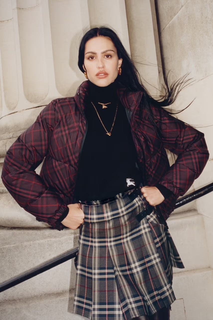 Актриса Оливия Колман стала лицом новой рекламной кампании Burberry (фото 6)