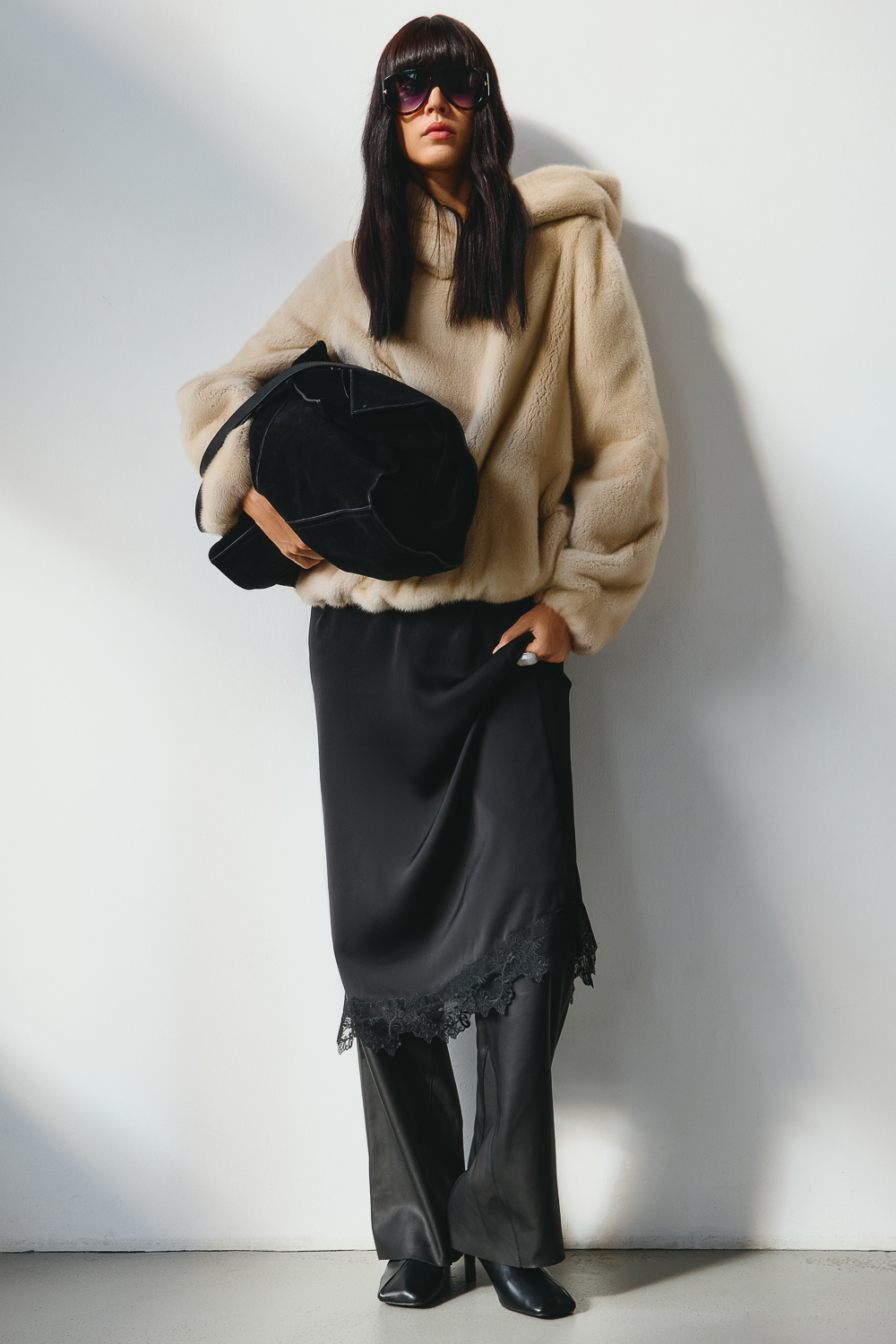 Анорак, бомбер, пончо и пальто без лацканов: 5 трендов верхней одежды с подиумов (фото 6)