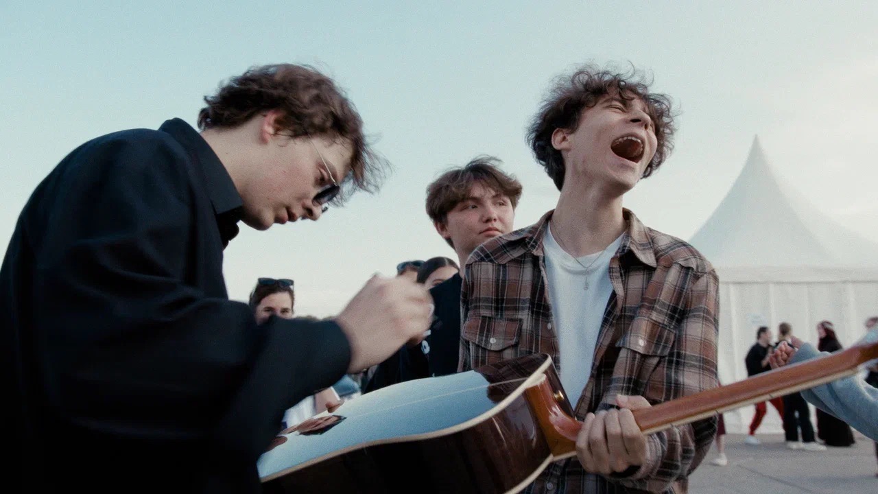 Состоялась премьера документального сериала с участием группы «Бонд с кнопкой» и passmurny (фото 1)