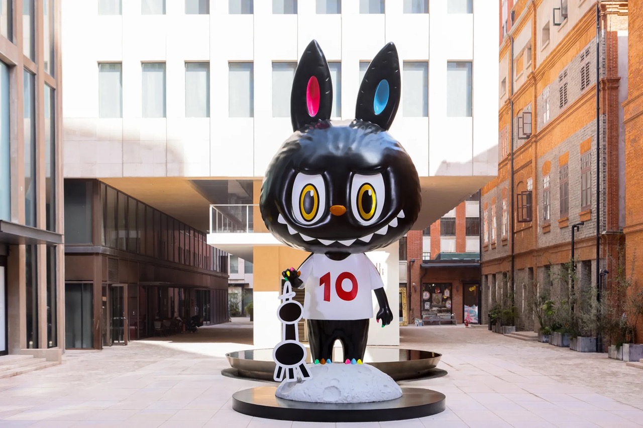 В Шанхае проходит выставка в честь 10-летия лабубу (фото 6)