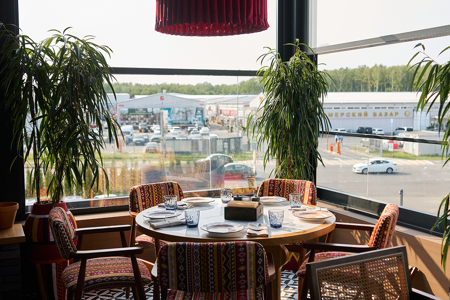 На Новой Риге в Москве открылся новый фудхолл Bazaar (фото 1)