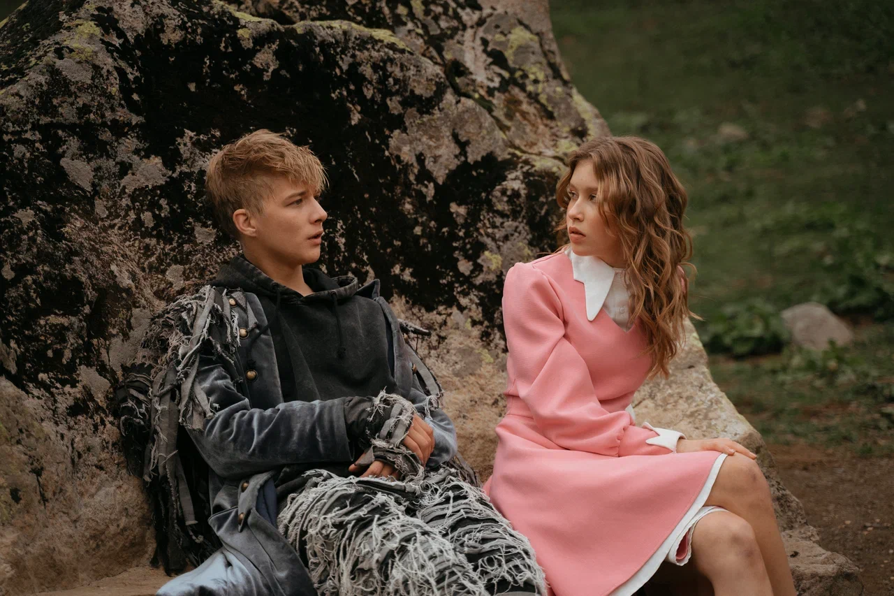 Фильм о съемках мюзикла «Алиса в Стране чудес» с Анной Пересильд выйдет в онлайн-кинотеатре Kion (фото 2)