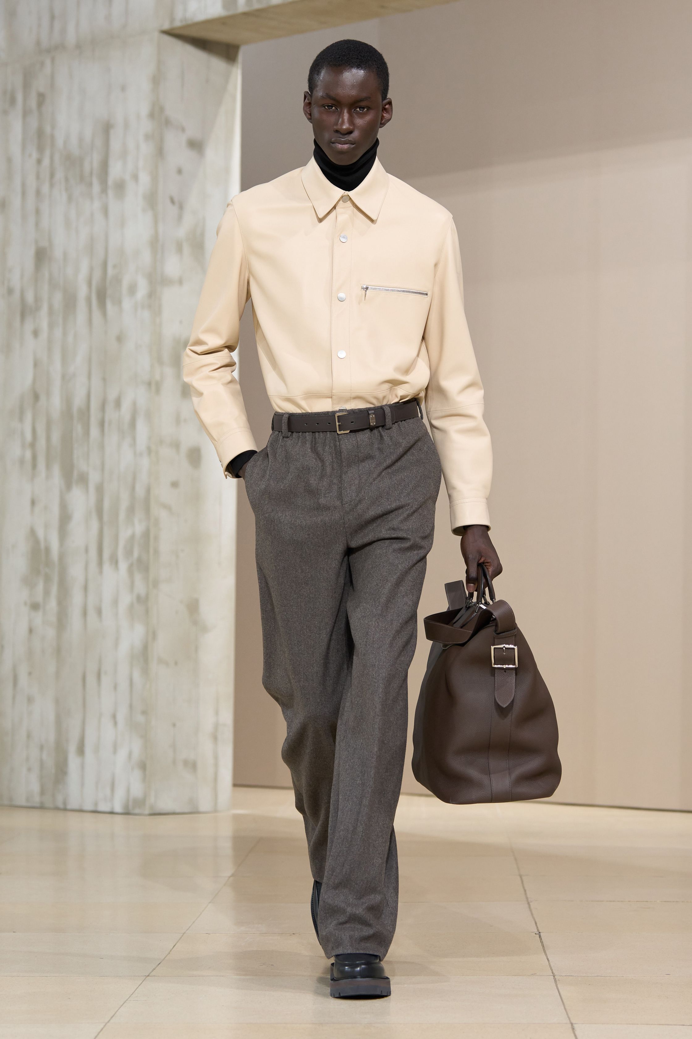 Юмор и сумки как объект желания. За что мы благодарны Вероник Нишанян в мужском Hermes (фото 3)