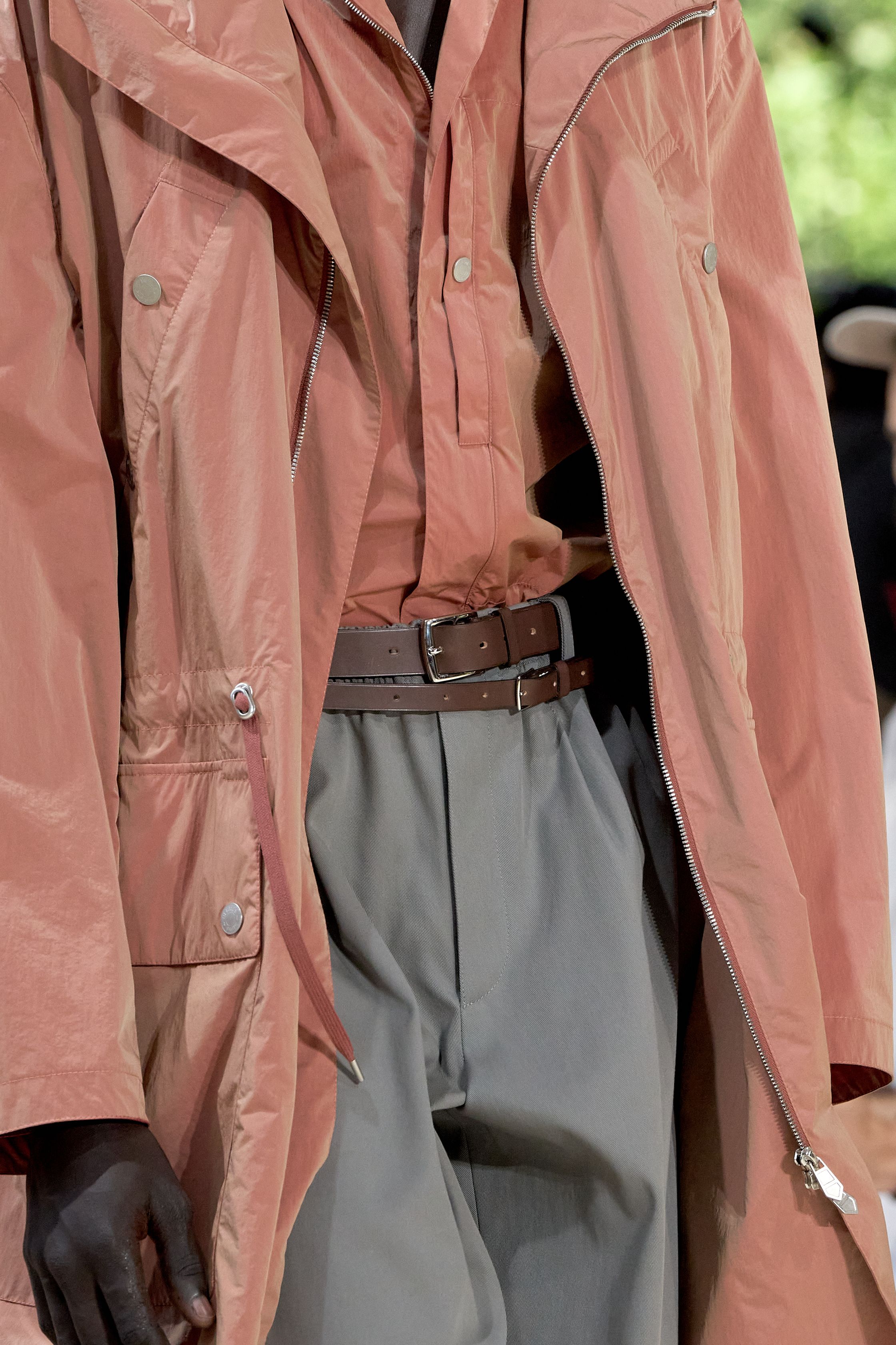 Юмор и сумки как объект желания. За что мы благодарны Вероник Нишанян в мужском Hermes (фото 20)