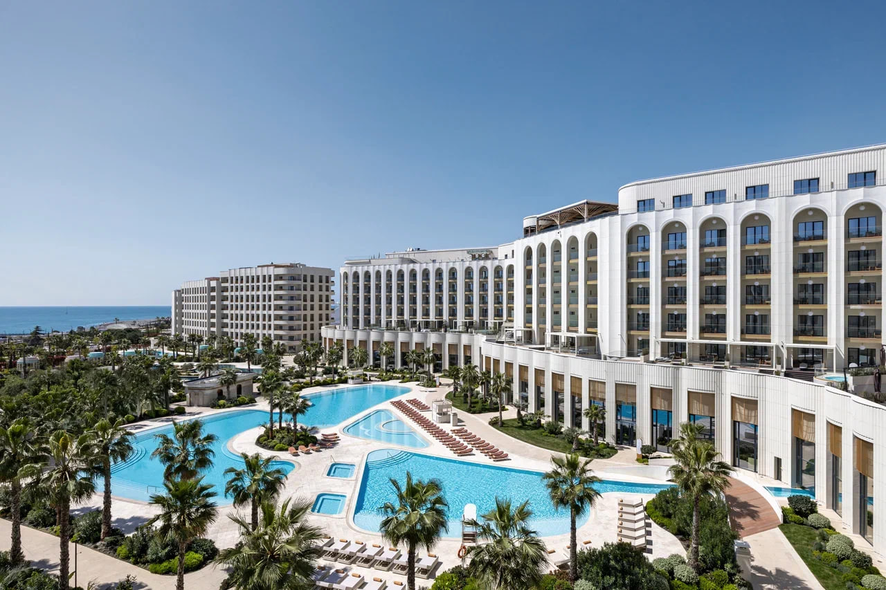 Pop-up-галерея Grabar Gallery откроет выставку в «Сириусе» (фото 6)