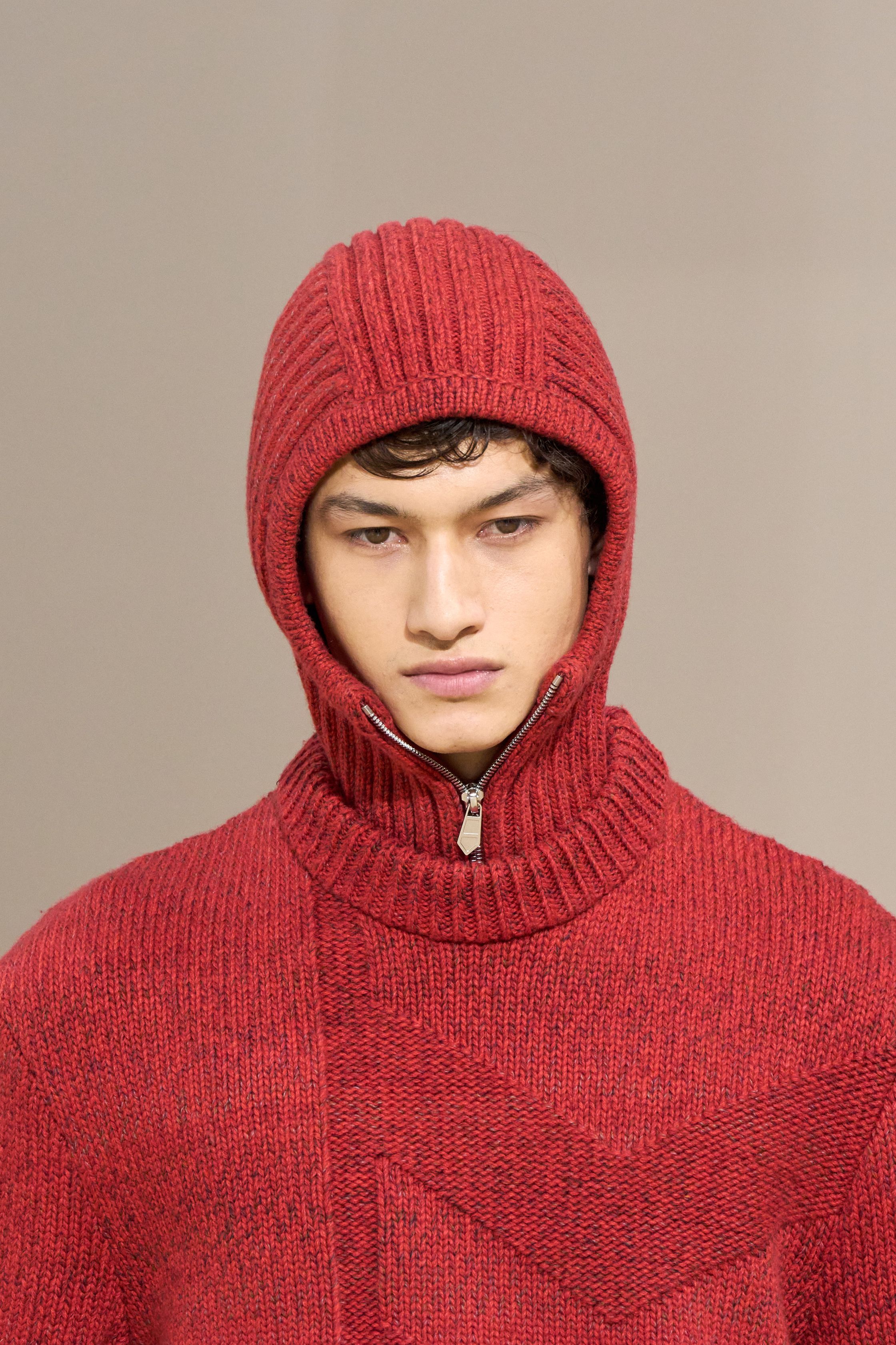 Юмор и сумки как объект желания. За что мы благодарны Вероник Нишанян в мужском Hermes (фото 26)