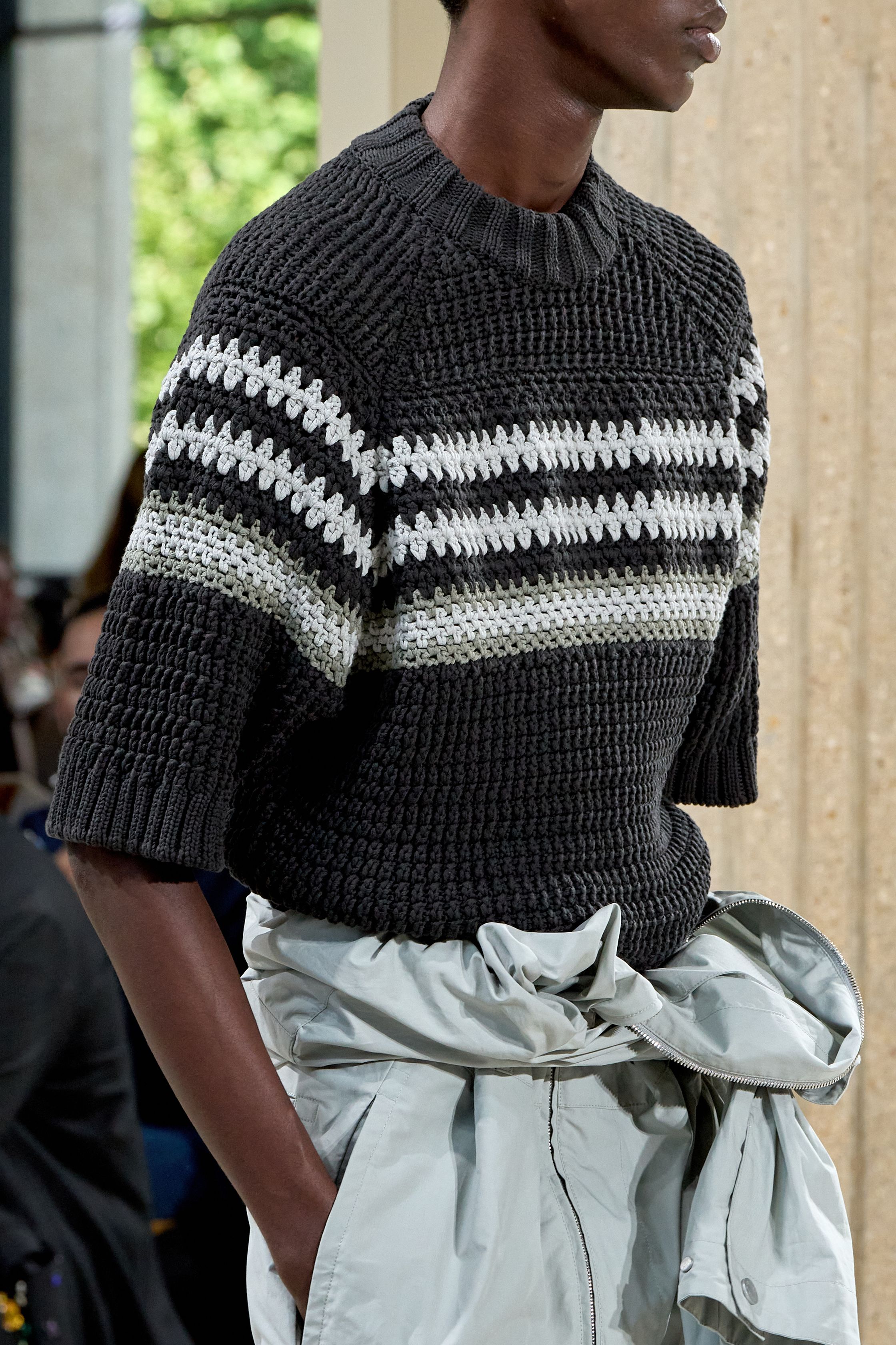 Юмор и сумки как объект желания. За что мы благодарны Вероник Нишанян в мужском Hermes (фото 32)