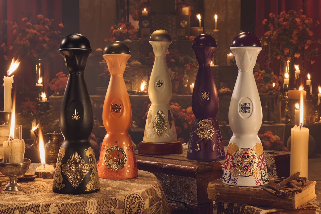 Художница Эрика Ривера создала эксклюзивный дизайн бутылок Clase Azul Mexico (фото 4)