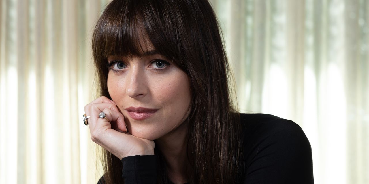 В дебютном фильме Дакоты Джонсон сыграет Charli XCX (фото 1)