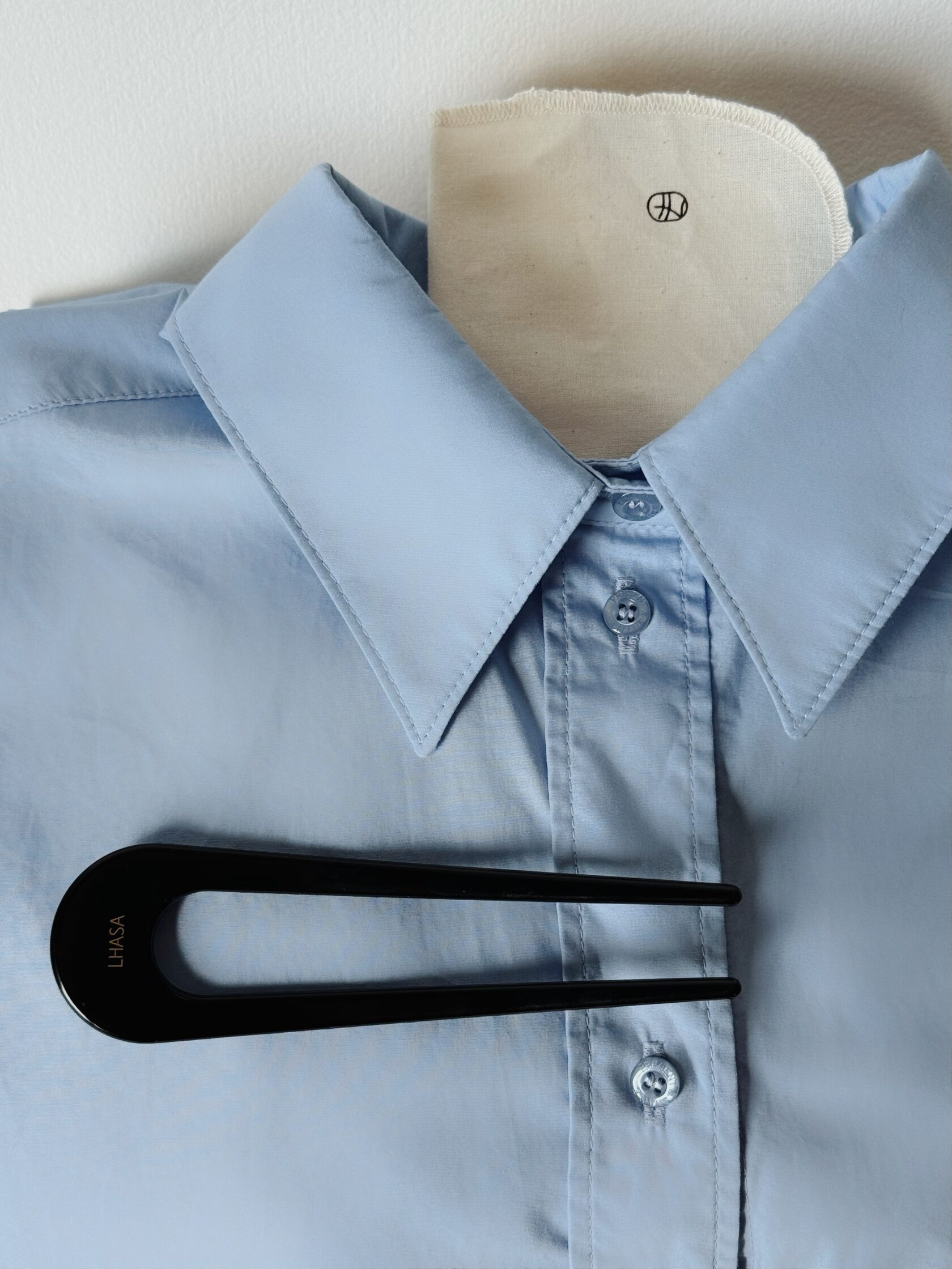 Гребни, шпильки и крабы, как в лукбуке The Row pre-fall 2026 (фото 7)