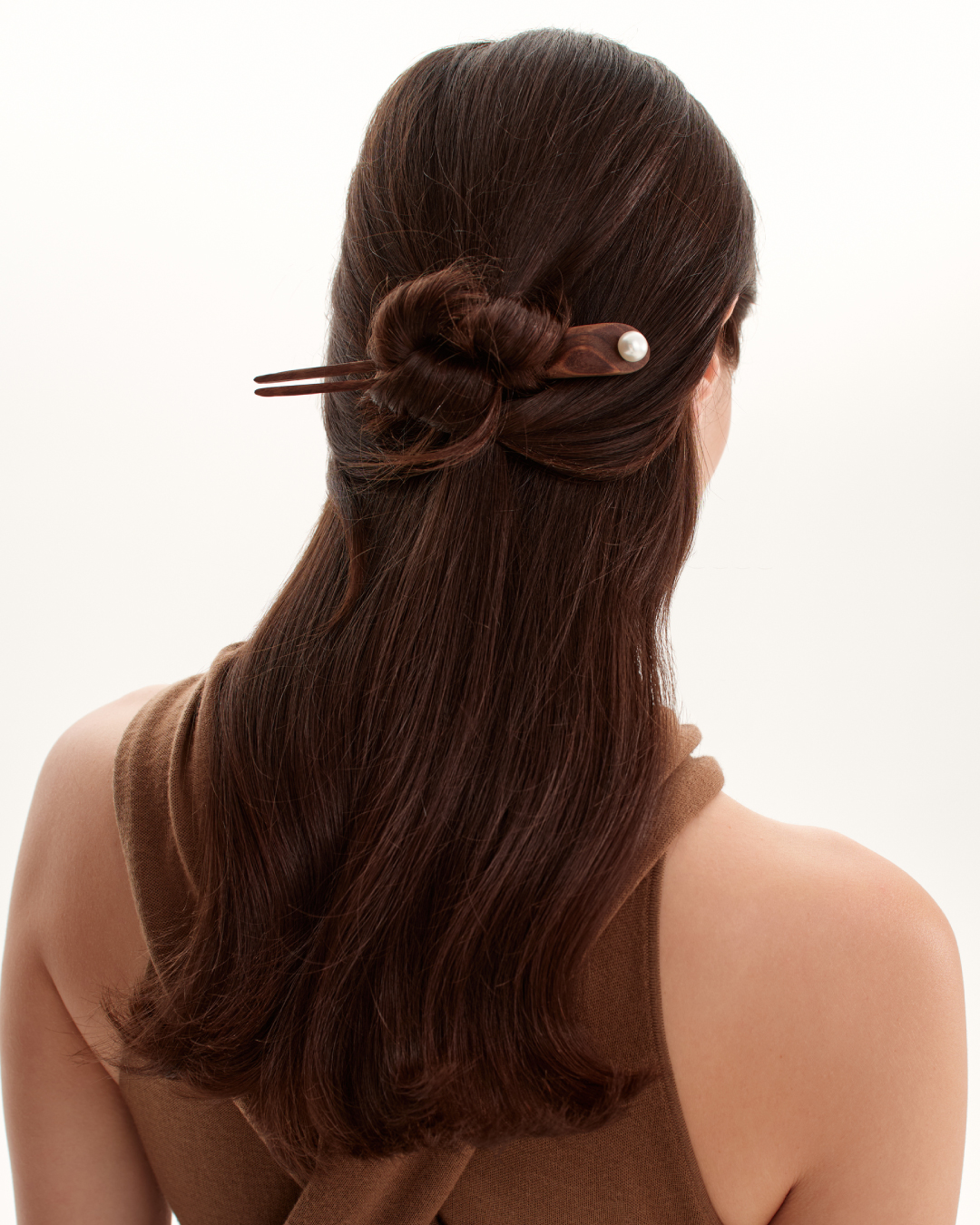 Гребни, шпильки и крабы, как в лукбуке The Row pre-fall 2026 (фото 12)