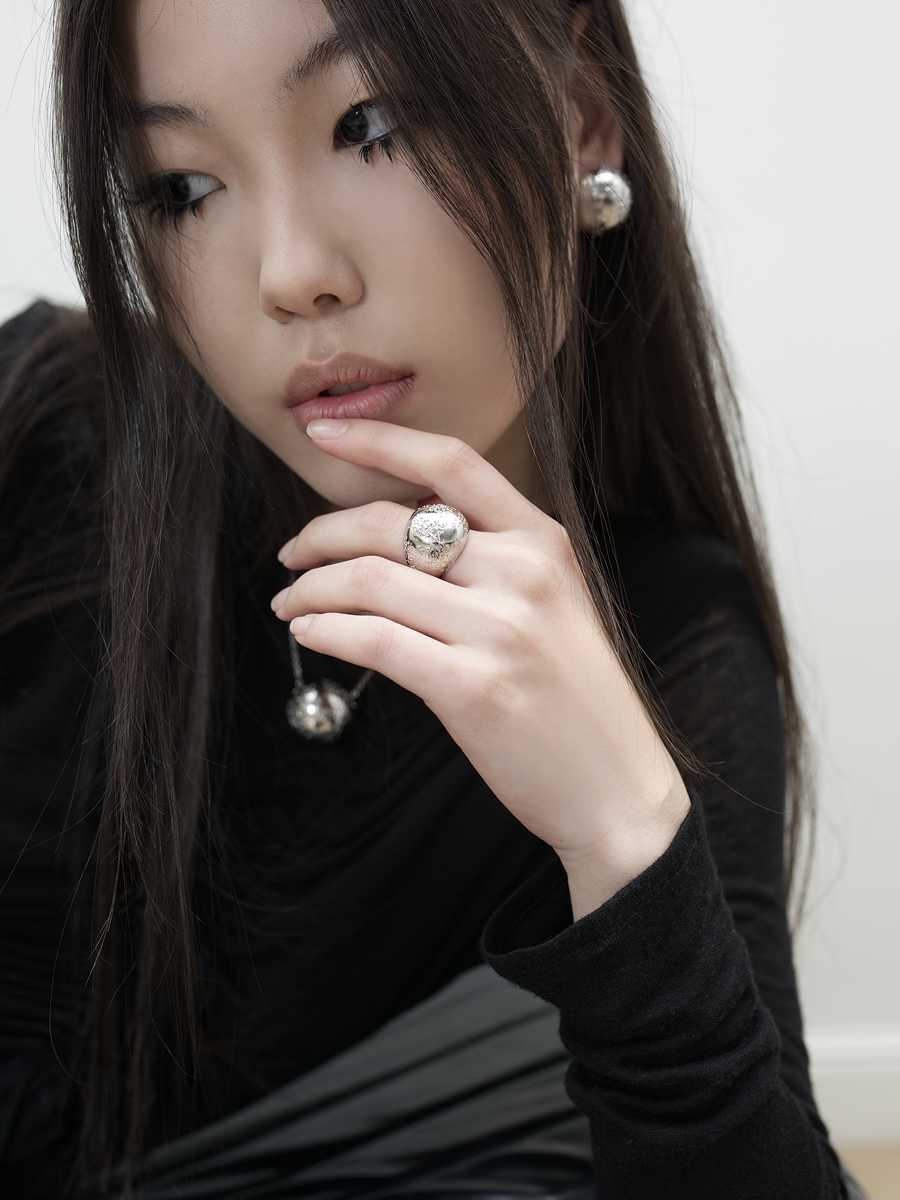 Украшения Ringstone и новый дроп Louve: что нового в коллекциях локальных брендов (фото 22)