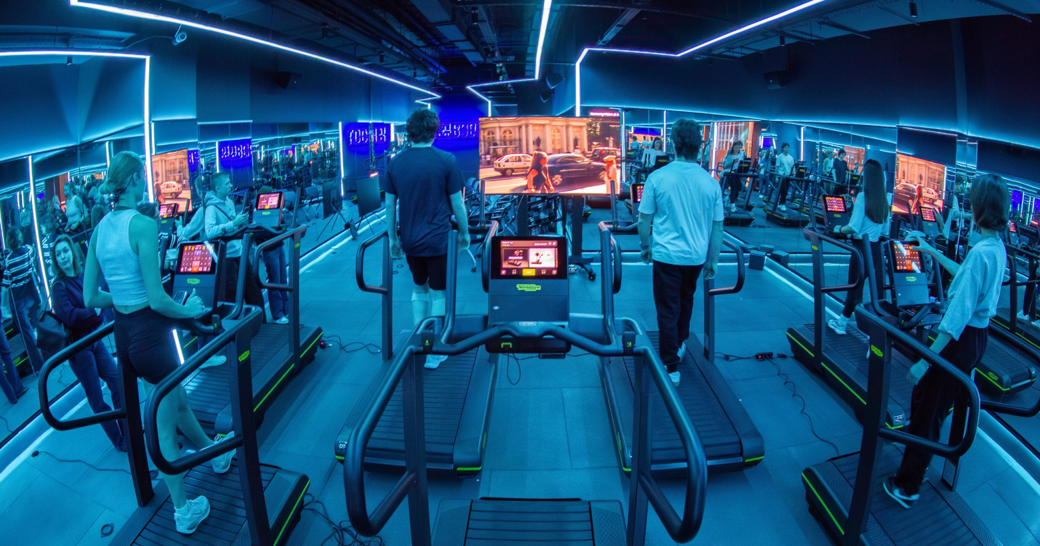 Samsung Galaxystore провел новый формат кинопросмотра с AI-телевизорами (фото 1)