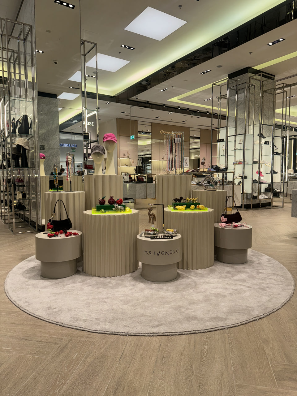 Бренд Krivokoso открыл поп-ап в Dubai Mall (фото 1)