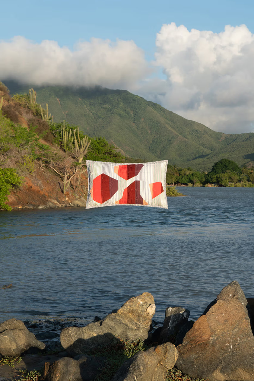 Бренд A.P.C. представил коллекцию стеганых одеял (фото 5)