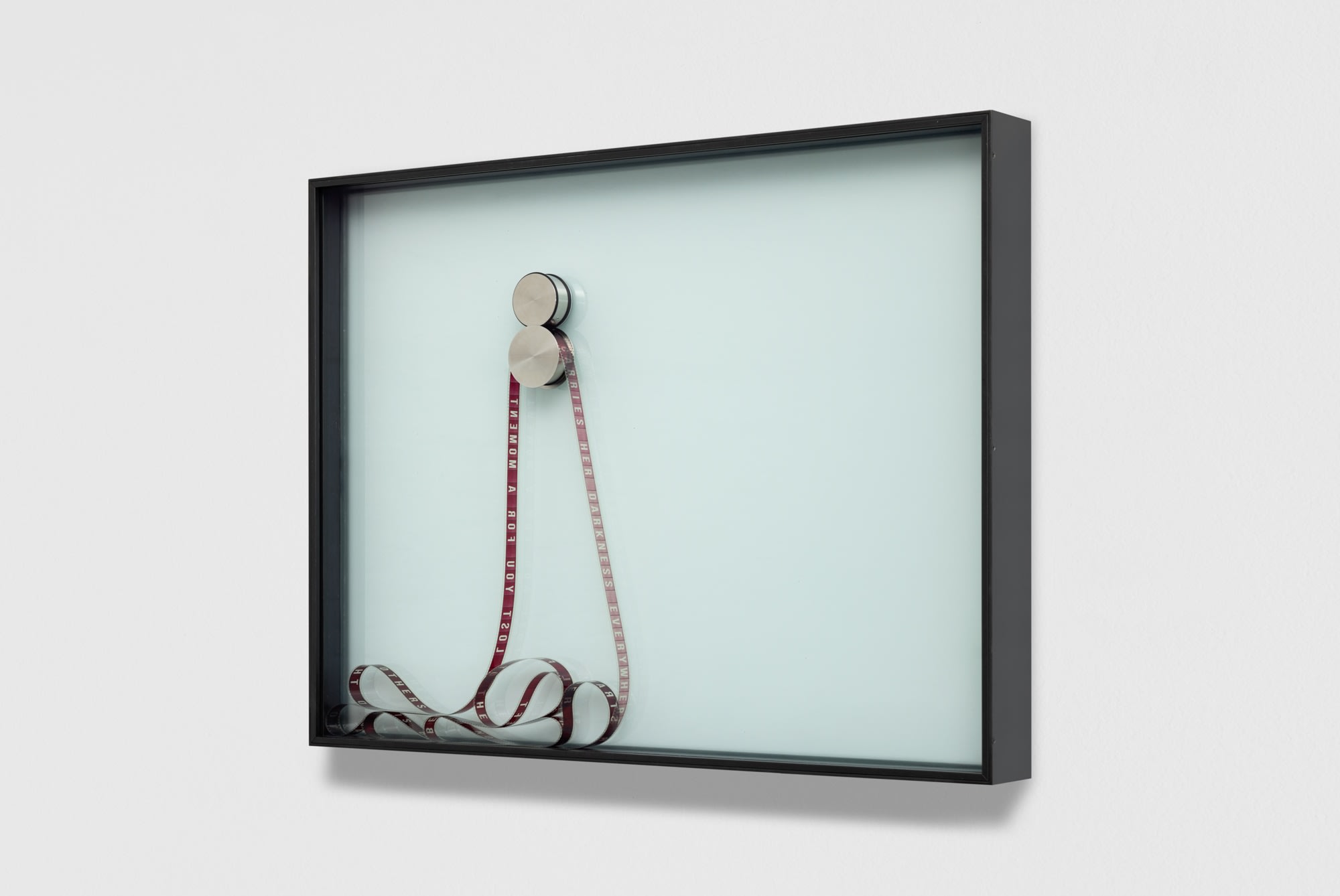 «Тайная вечеря» и коробки из-под шампанского: чем запомнился Art Basel 2025 в Париже (фото 1)