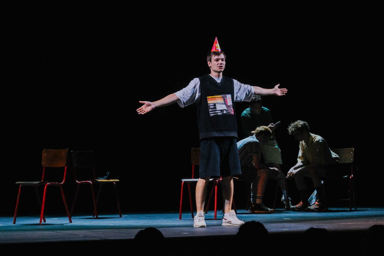 Мастерская Брусникина и театр «Практика» покажут новый спектакль «Гриша не свидетель» (фото 2)