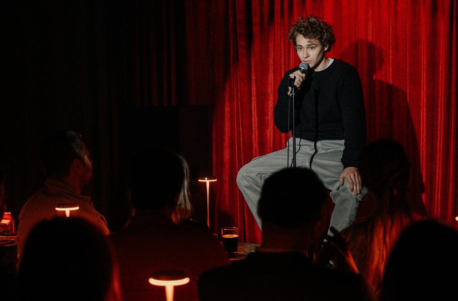 «Очень странные дела» и «Вампиры средней полосы»: какие сериалы смотреть в ноябре (фото 11)