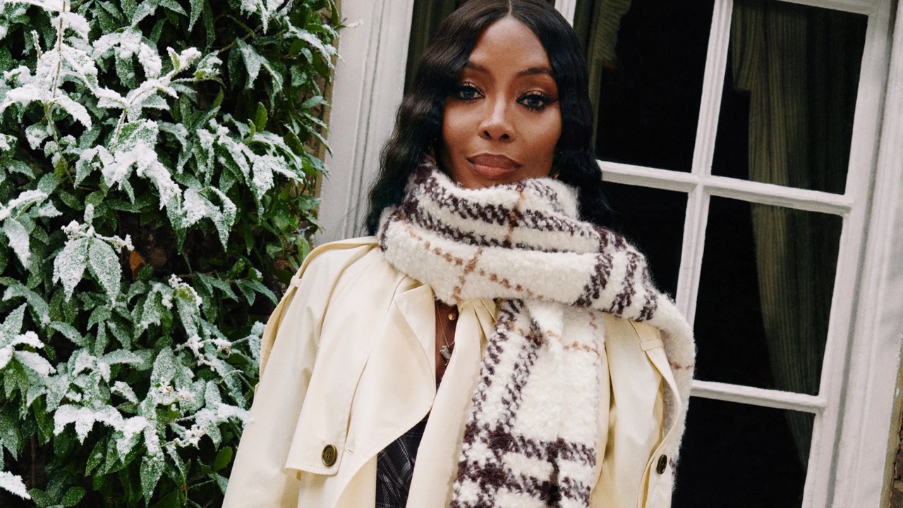 Роузи Хантингтон-Уайтли и Наоми Кэмпбелл снялись в новогоднем кампейне Burberry (фото 5)