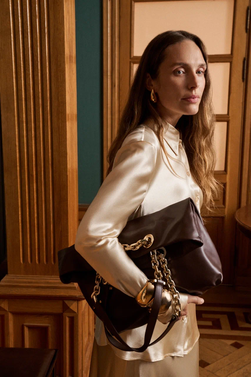 Сеть бутиков «Кашемир и Шелк» сняла рекламную кампанию в Тургеневской библиотеке (фото 3)