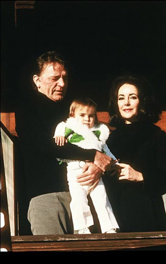 Пара на века: Элизабет Тейлор и Ричард Бартон (фото 14)