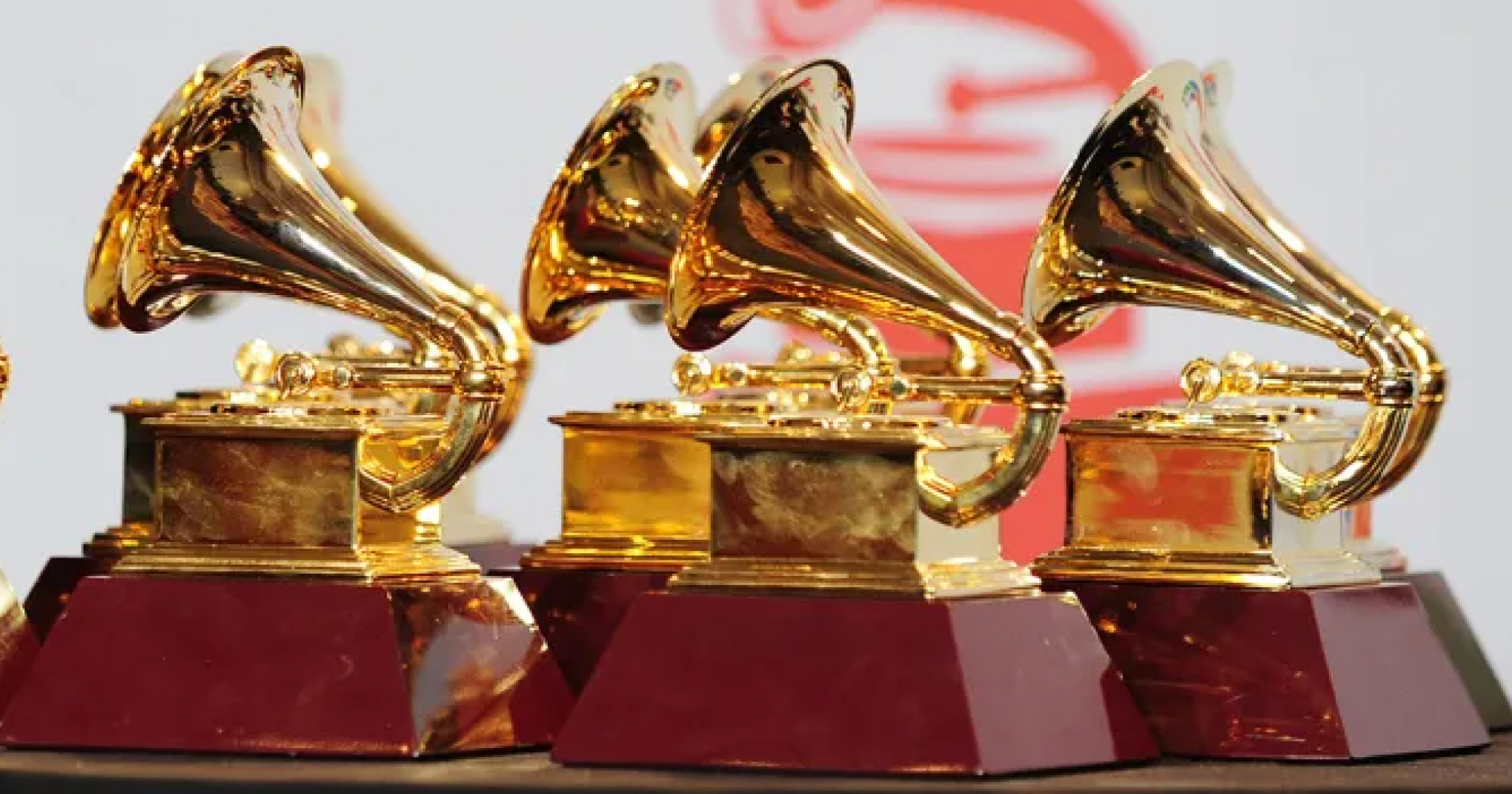 Объявлены номинанты на премию «Грэмми-2026» (фото 1)