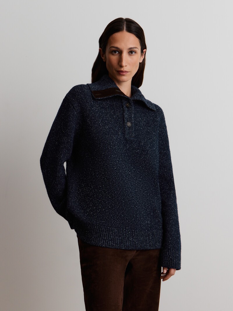 Шкурки, палантины и гиперобъемные шубы: как и с чем носить мех зимой 2025 (фото 14)