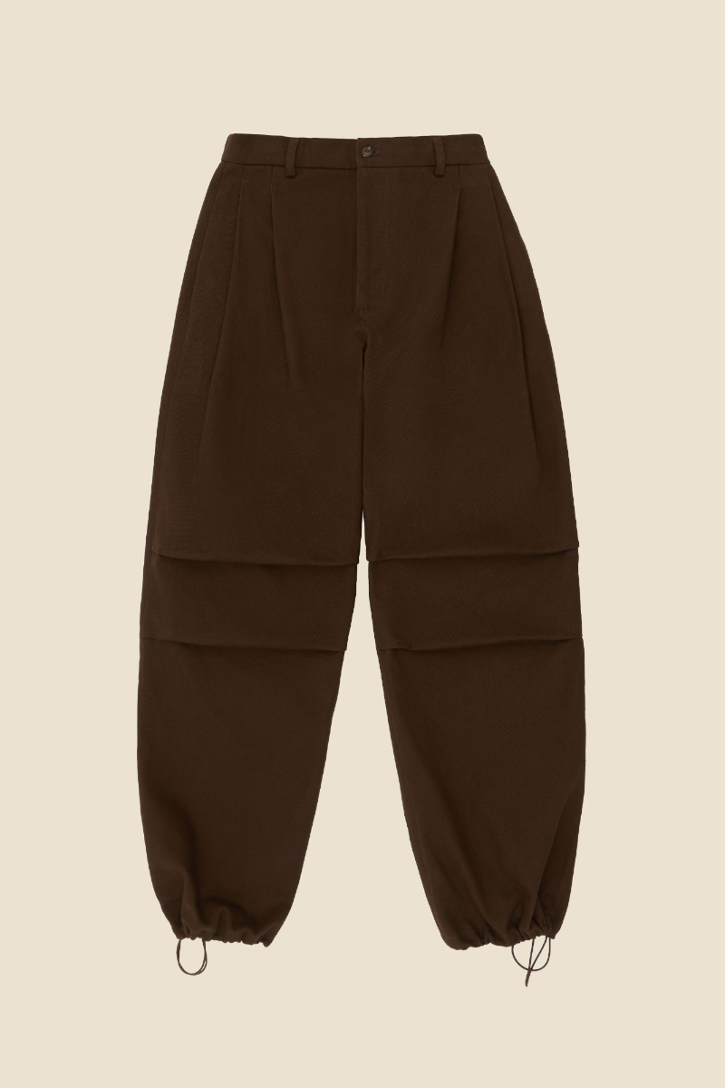 Шкурки, палантины и гиперобъемные шубы: как и с чем носить мех зимой 2025 (фото 21)