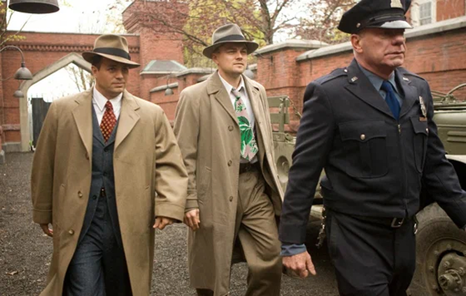 Художник из «Титаника» и брокер из «Волка с Уолл-Стрит»: за какие роли мы любим Леонардо Ди Каприо (фото 12)