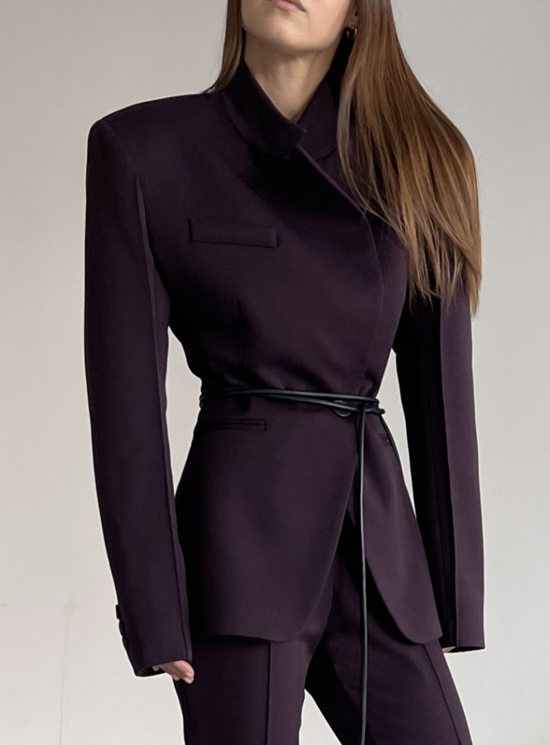 Ultra Violet, синий Кляйна, красный и травяной: 20+ ярких вещей для серого ноября (фото 4)