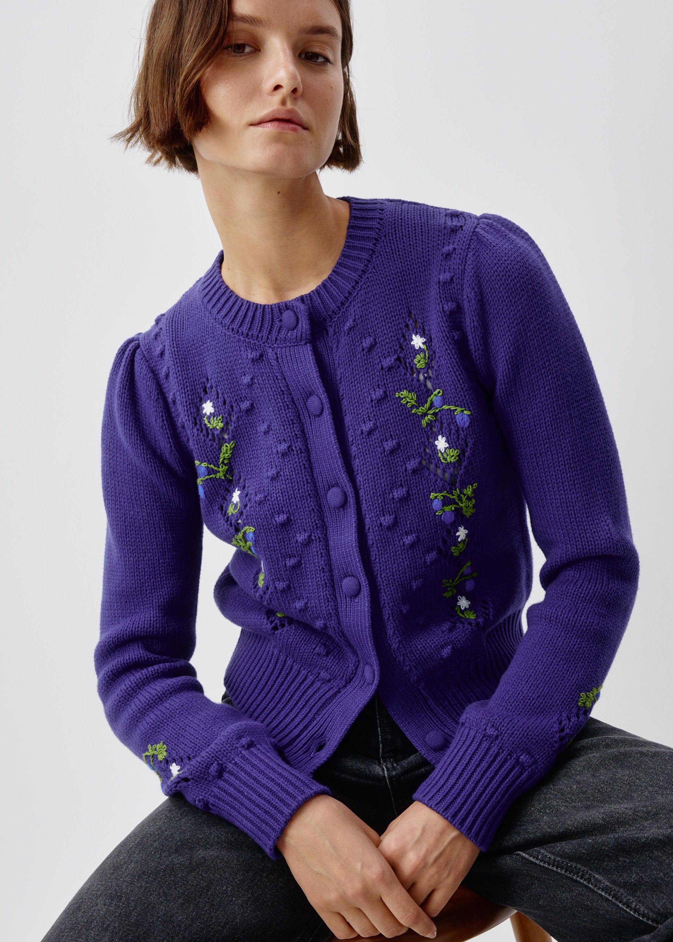 Ultra Violet, синий Кляйна, красный и травяной: 20+ ярких вещей для серого ноября (фото 7)