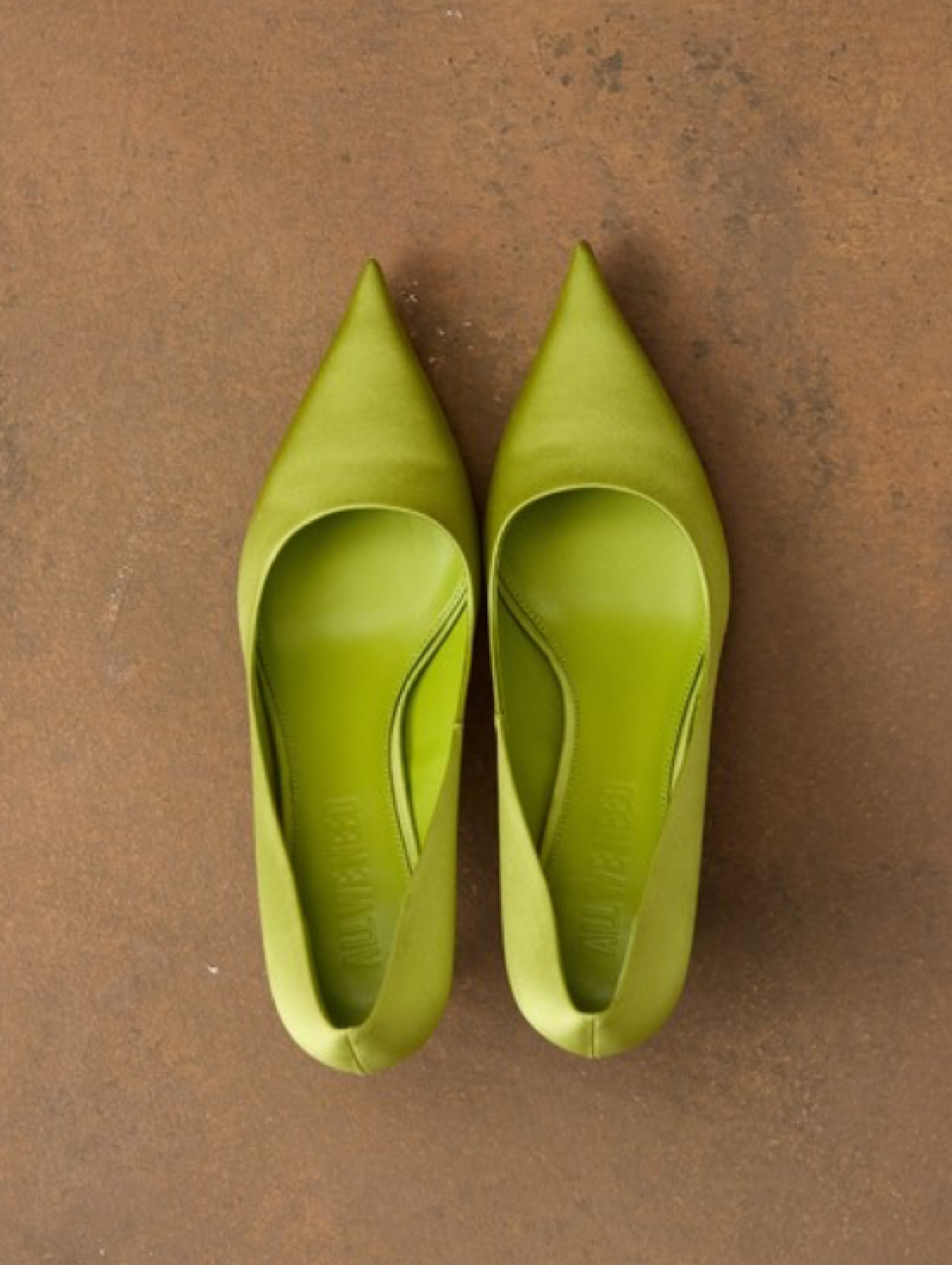 Ultra Violet, синий Кляйна, красный и травяной: 20+ ярких вещей для серого ноября (фото 30)