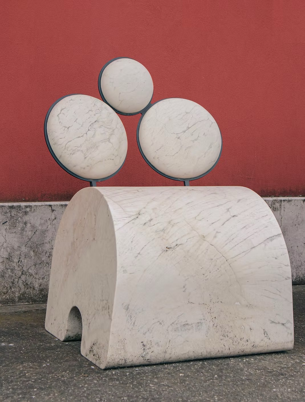 Триптих из микромозаики и ар-деко: как прошла ярмарка Downtown Design 2025 в Дубае (фото 19)