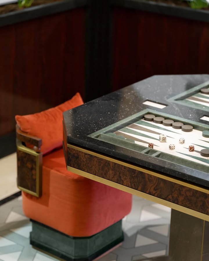 Триптих из микромозаики и ар-деко: как прошла ярмарка Downtown Design 2025 в Дубае (фото 10)