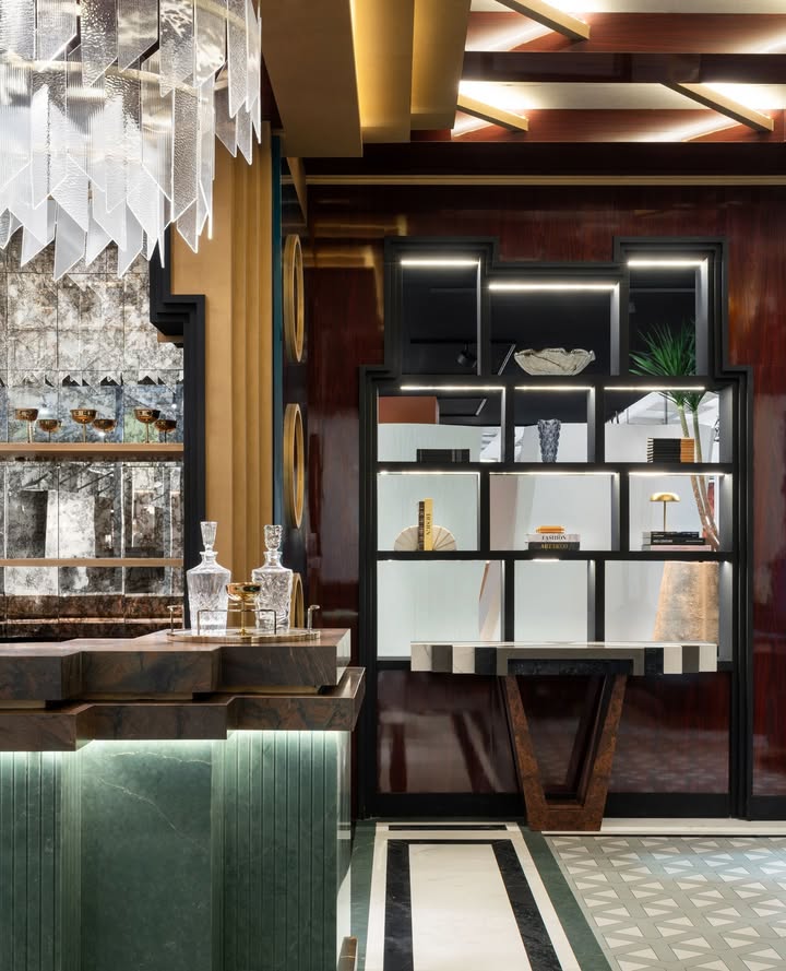 Триптих из микромозаики и ар-деко: как прошла ярмарка Downtown Design 2025 в Дубае (фото 11)