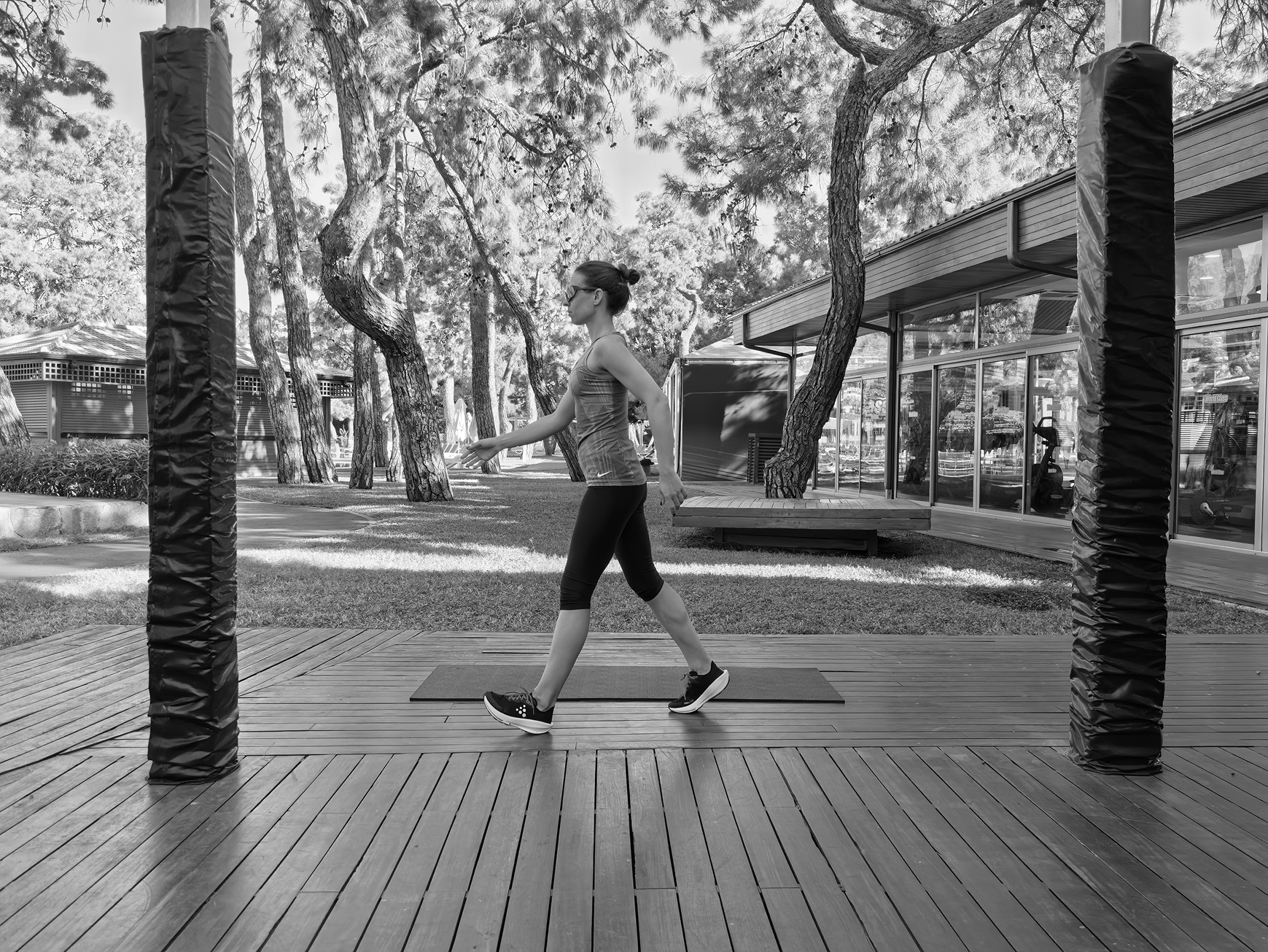 Какие упражнения помогут бороться с отеками? Показывает эксперт (фото 7)