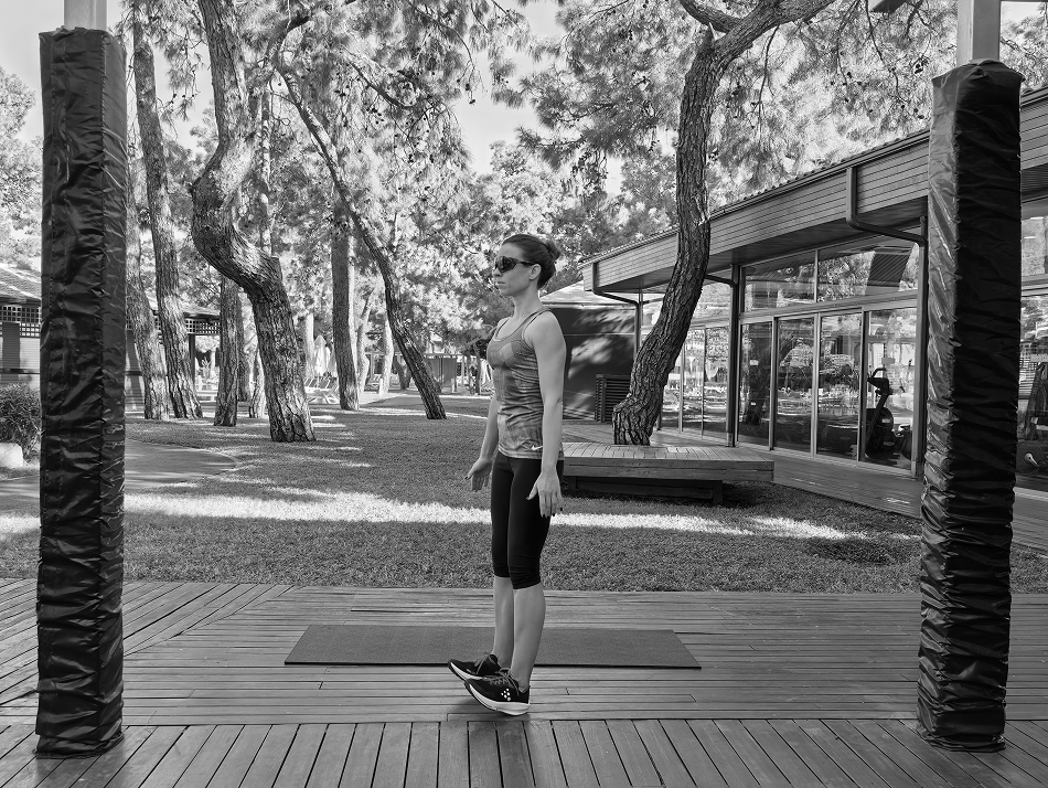 Какие упражнения помогут бороться с отеками? Показывает эксперт (фото 5)