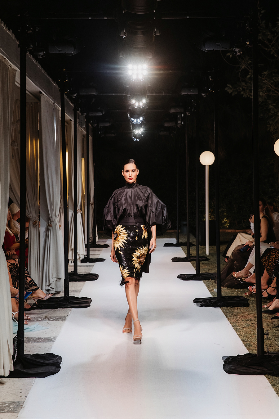 Yanina Couture провел показ знаковых кутюрных образов в Дубае (фото 28)