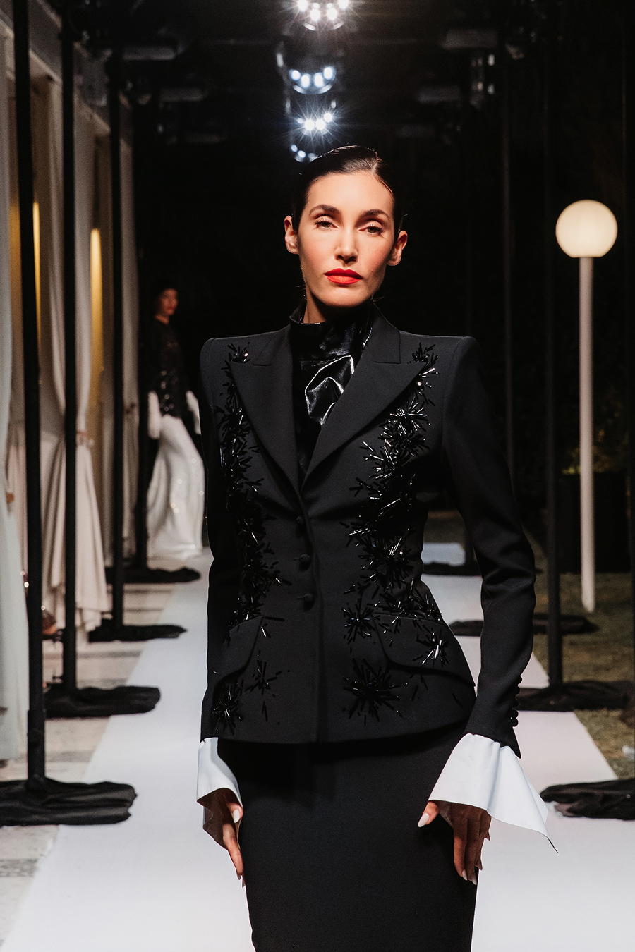 Yanina Couture провел показ знаковых кутюрных образов в Дубае (фото 15)