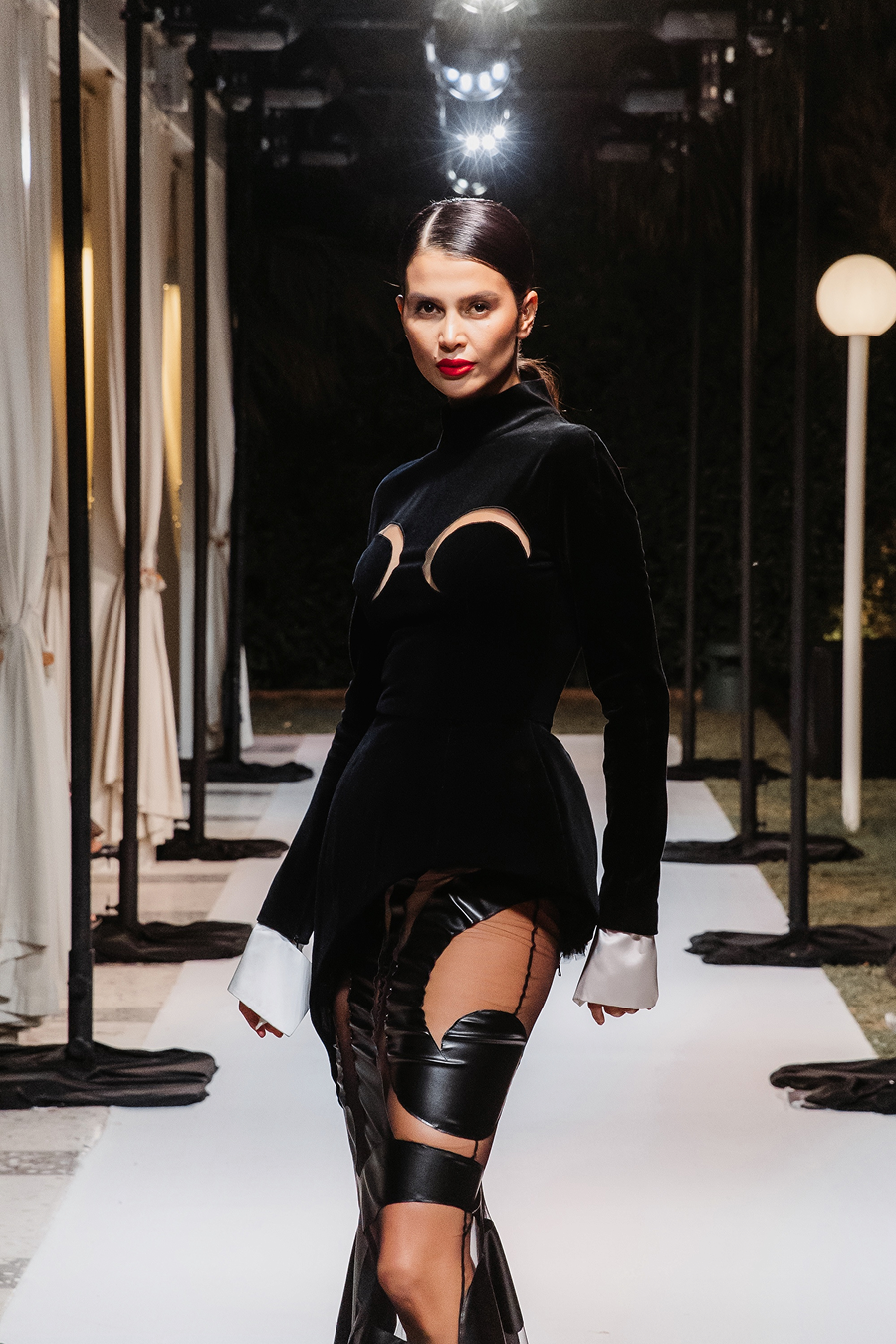 Yanina Couture провел показ знаковых кутюрных образов в Дубае (фото 12)