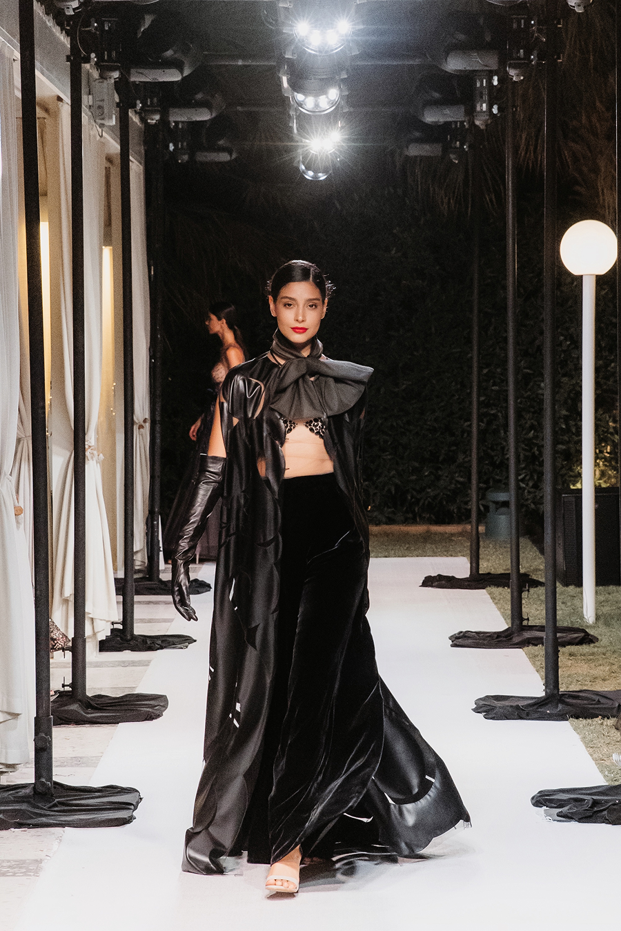 Yanina Couture провел показ знаковых кутюрных образов в Дубае (фото 20)