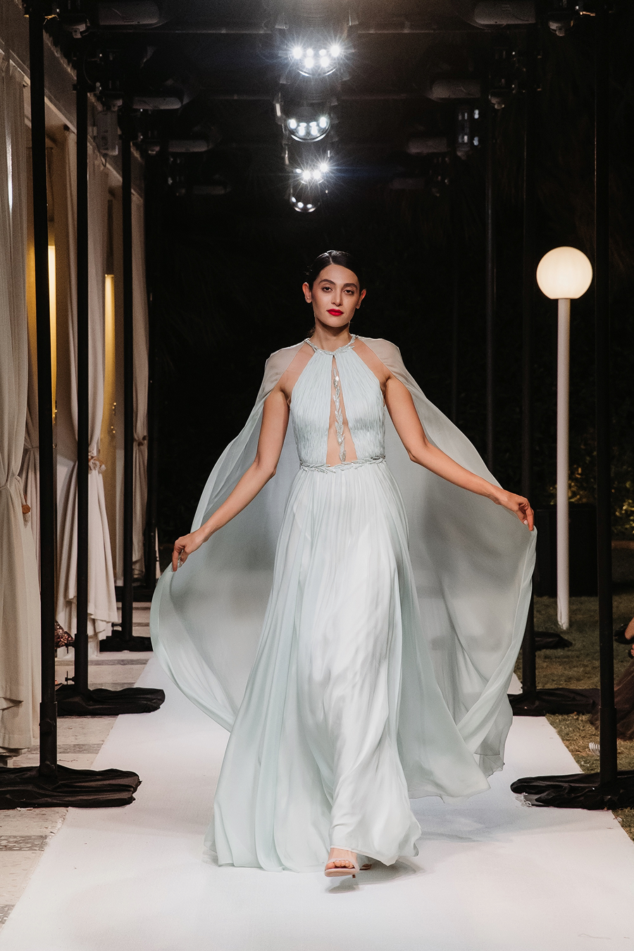 Yanina Couture провел показ знаковых кутюрных образов в Дубае (фото 19)