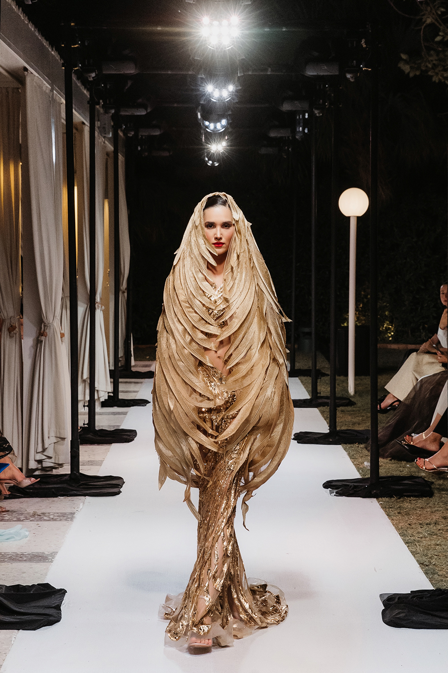 Yanina Couture провел показ знаковых кутюрных образов в Дубае (фото 4)