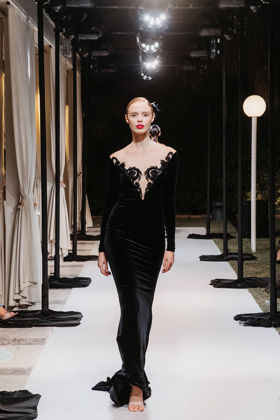 Yanina Couture провел показ знаковых кутюрных образов в Дубае (фото 8)