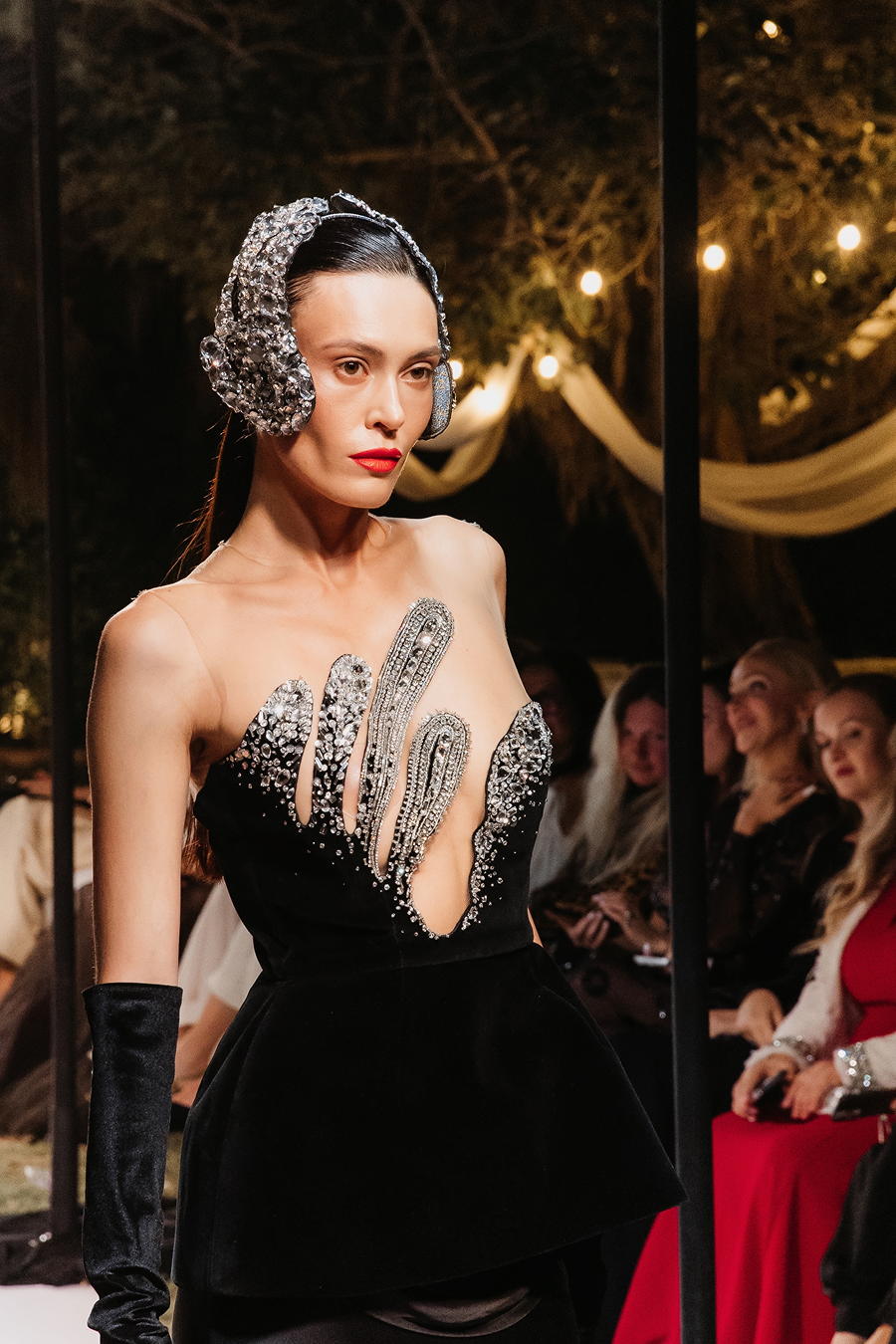 Yanina Couture провел показ знаковых кутюрных образов в Дубае (фото 10)