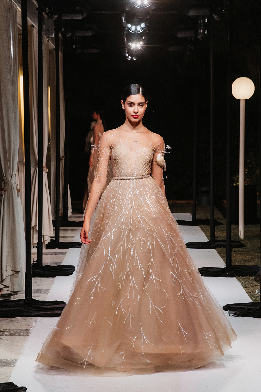 Yanina Couture провел показ знаковых кутюрных образов в Дубае (фото 5)