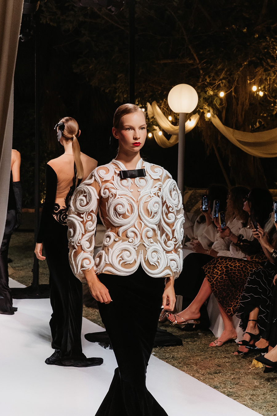 Yanina Couture провел показ знаковых кутюрных образов в Дубае (фото 1)