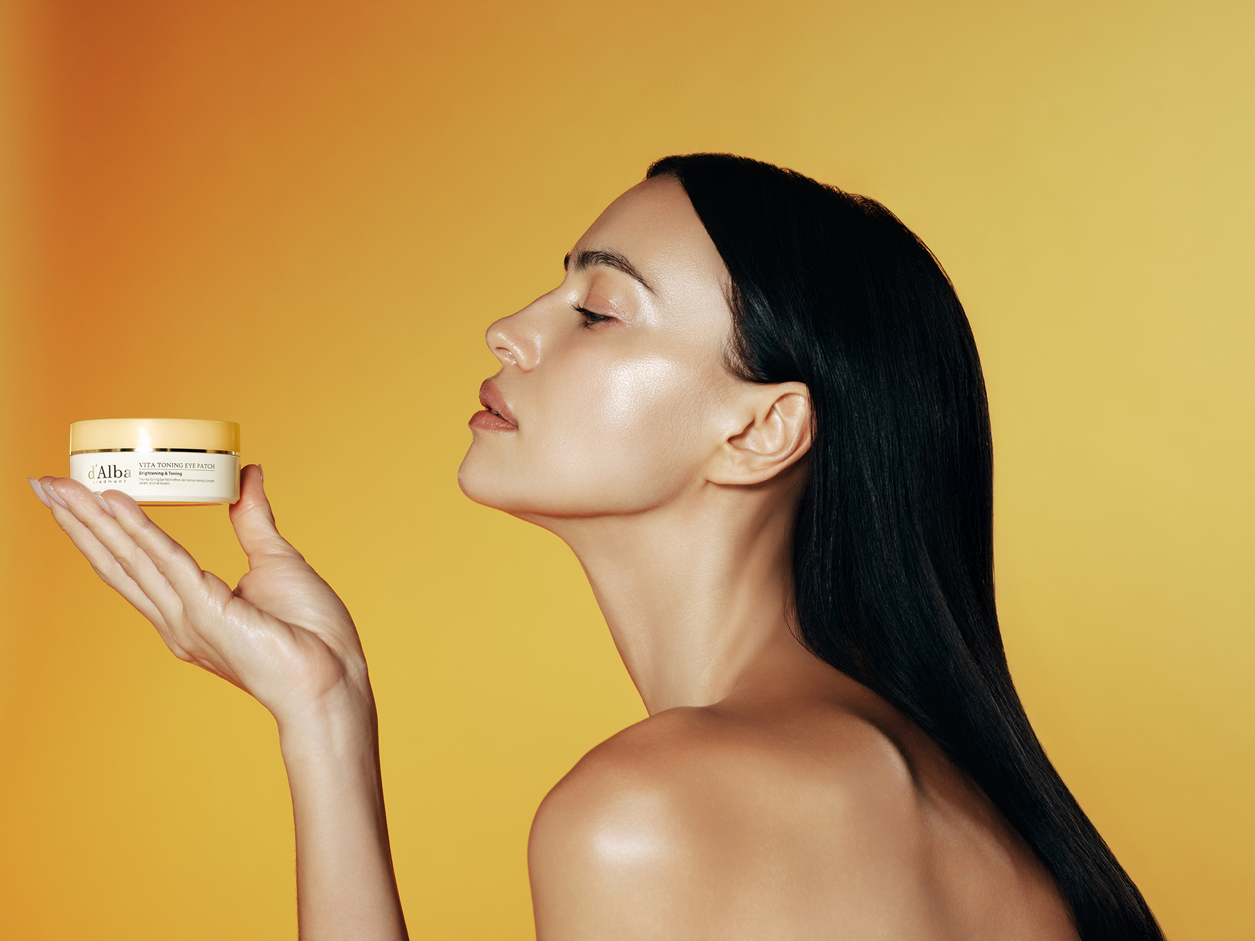 Ирина Шейк и культовые бьюти-средства. Все, что нужно знать о новой рекламной кампании d’Alba (фото 7)