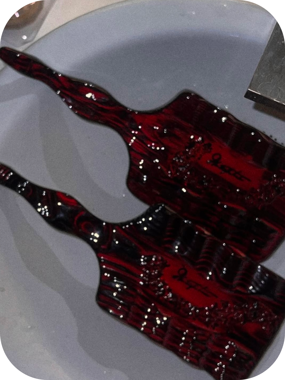 Hairmates, Assoro, Ampy и еще пять локальных брендов, которые выпускают гребни и расчески (фото 16)