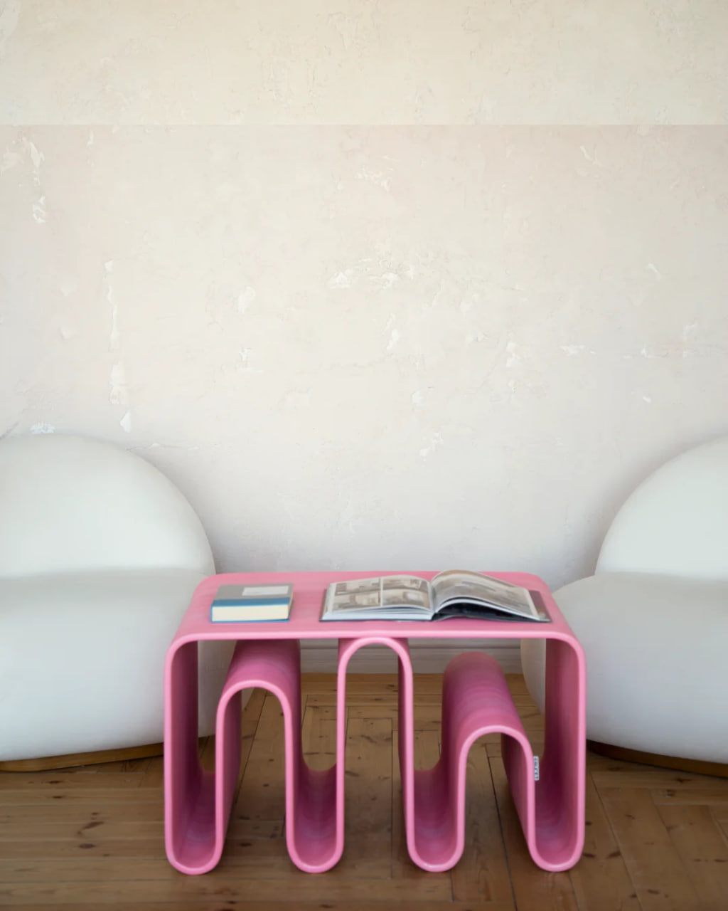 Бренд мебели Eburet проведет «розовый четверг» (фото 1)